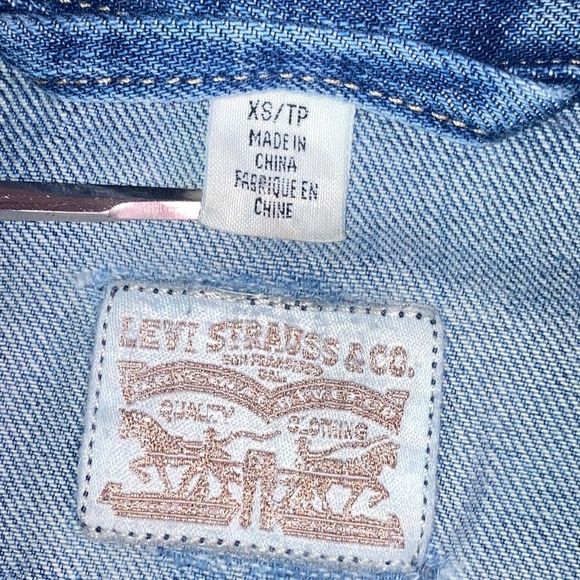 Womens XS Levi’s Stretch Denim Medium Wash Jacket - Picture 3 of 10